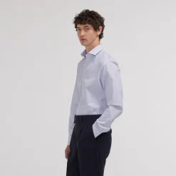 HAST Chemise cintrée en popeline double retors faux-uni à fines rayures bleues><noscript><img width=