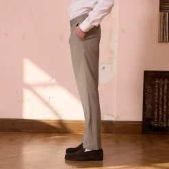 HAST Pantalon à double plis en laine froide gris à rayures><noscript><img width=