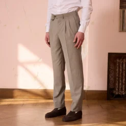 HAST Pantalon à double plis en laine froide gris à rayures><noscript><img width=